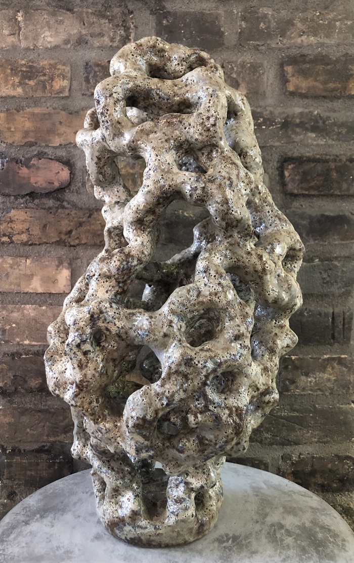 Keramik skulptur af Pernille Calundan - er p.t. udstillet hos Dansk Design Atelier i Aarhus