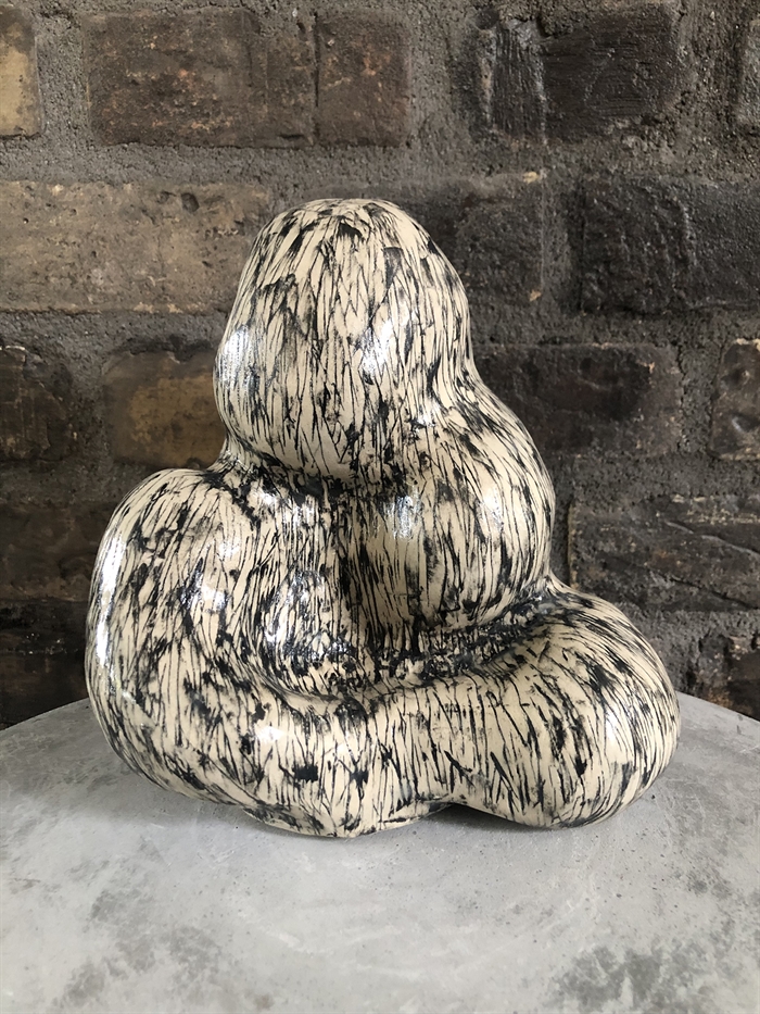 Keramik skulptur af Pernille Calundan
