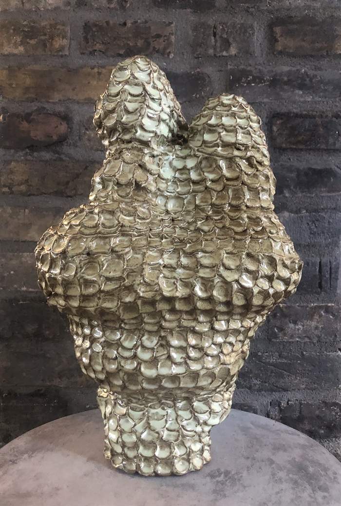 Keramik skulptur af Pernille Calundan