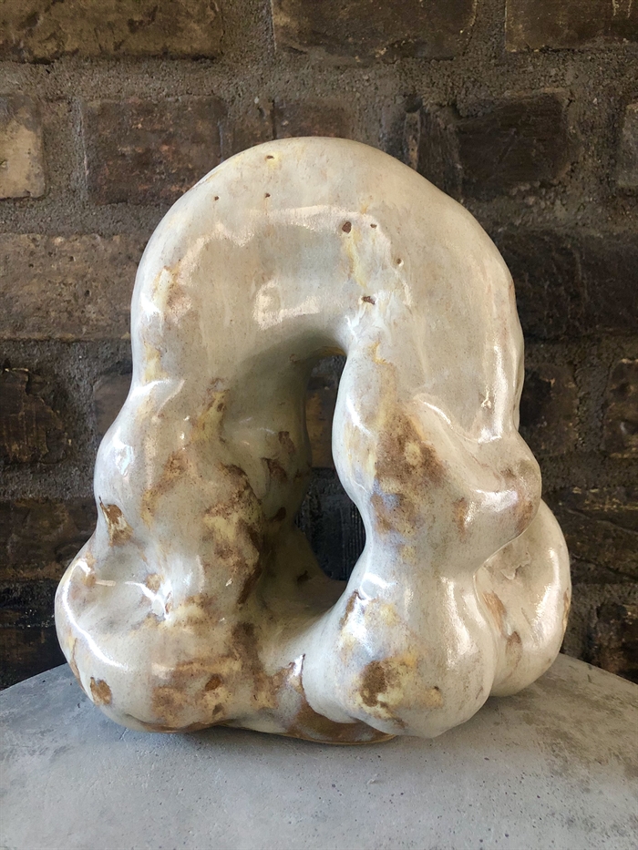 Keramik skulptur af Pernille Calundan