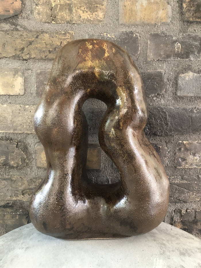 Keramik skulptur af Pernille Calundan - er p.t. udstillet hos Dansk Design Atelier i Aarhus