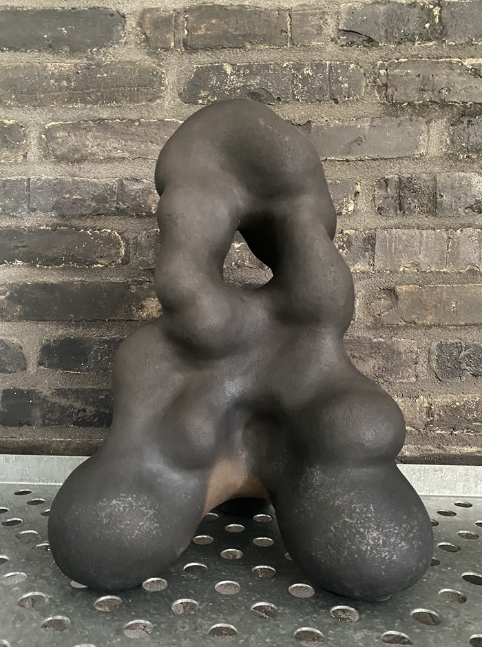 Keramik skulptur af Pernille Calundan - er p.t. udstillet hos Dansk Design Atelier i Aarhus