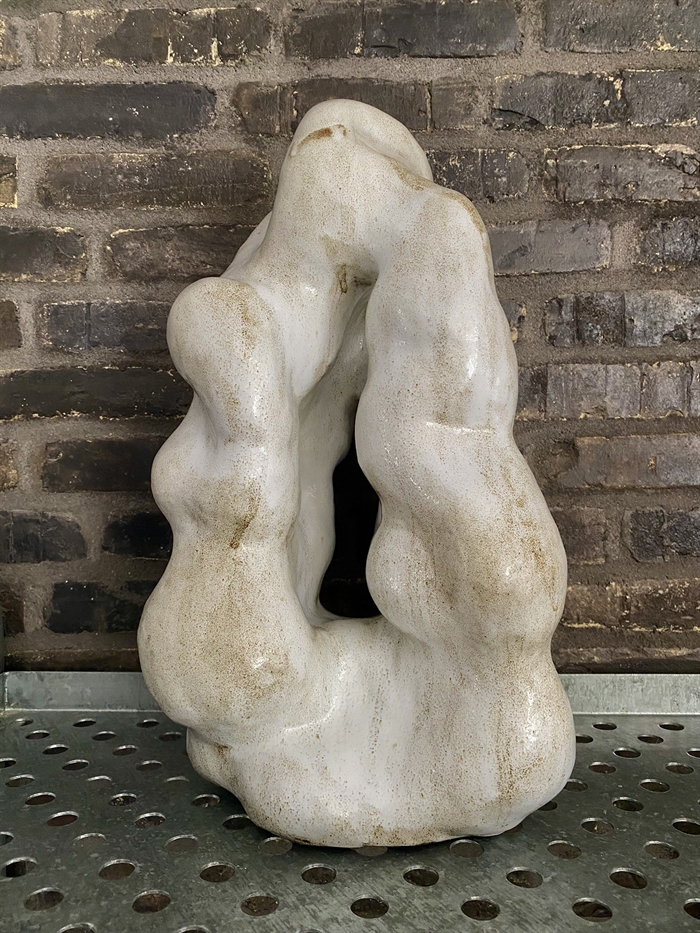 Keramik skulptur af Pernille Calundan - er p.t. udstillet hos Dansk Design Atelier i Aarhus