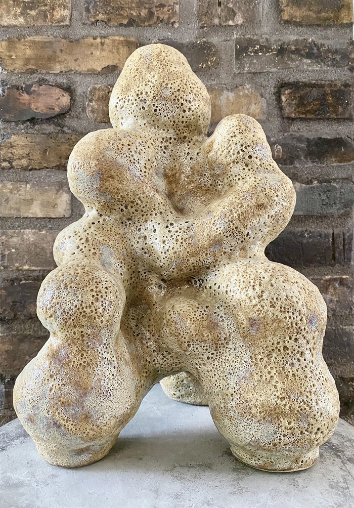 Keramik skulptur af Pernille Calundan