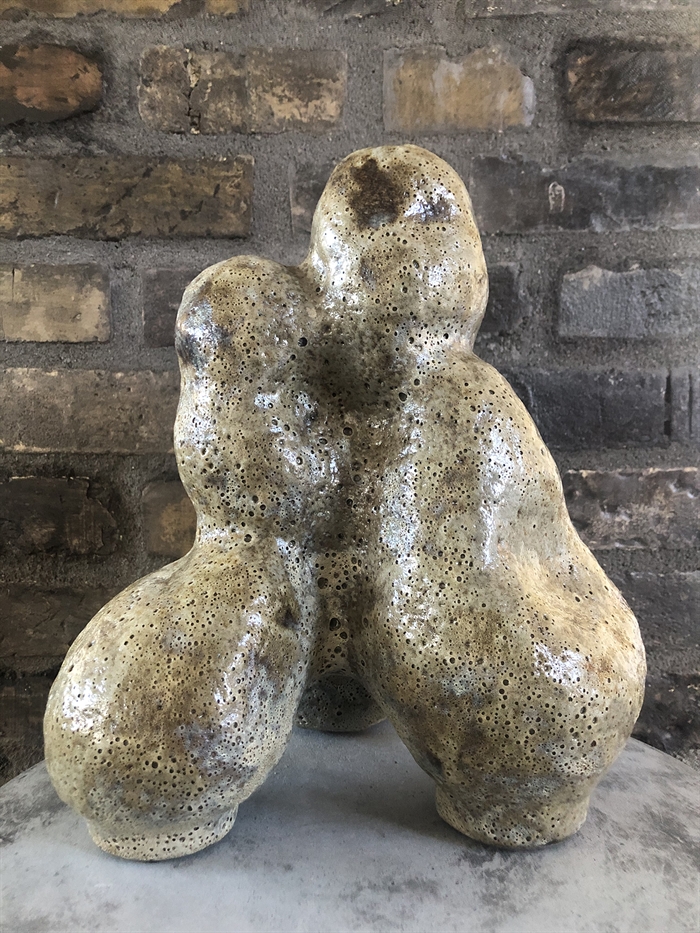 Keramik skulptur af Pernille Calundan