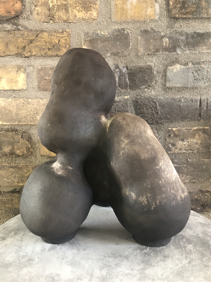 Keramik skulptur af Pernille Calundan