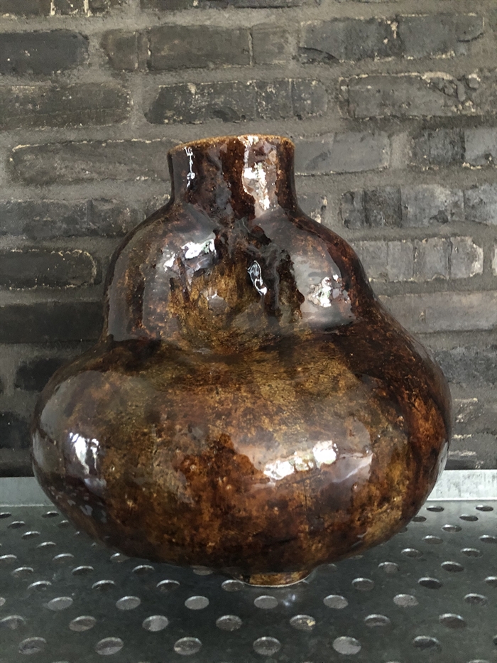 Skulpturel keramik vase af Pernille Calundan