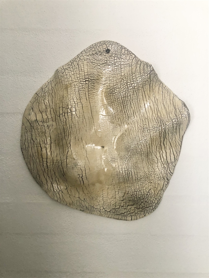 Keramik vægrelief af Pernille Calundan